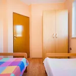아파트 Stunning Apartment In Rtina With Wifi 르티나